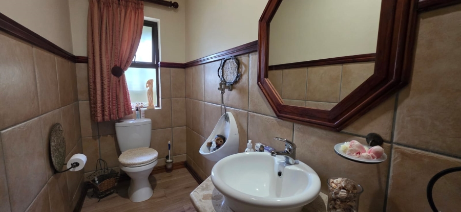 4 Bedroom Property for Sale in Stilbaai Wes Western Cape